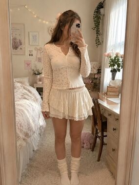 NWT American Eagle Cream Peach Floral Waffle Knit L/S Top M Soft Girl Coquette